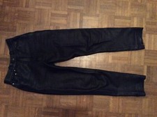 Pantalon en cuir noir coupe jean 501 taille 36 SOUBIRAC très bon état.