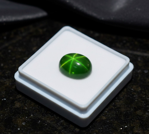 Cabochon ovale lindy - lindy, star
