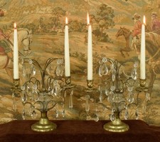 Magnifique paire de girandoles anciennes françaises à deux bras, candélabre avec cristaux