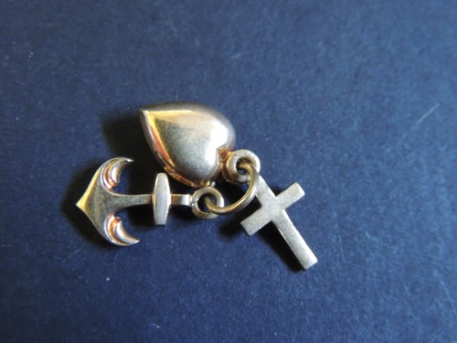 Pendentif coeur croix ancre - coeur,