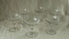 6 COUPES A CHAMPAGNE EN VERRE ANCIEN A FACETTES*