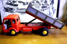 Camion benne JOUSTRA  ,jouet ancien en tole