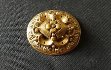 Broche Zoe Coste en métal doré créatrice Réminiscence 