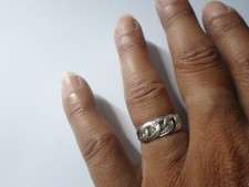 bague en argent massif, ajourée, entrelacée, zirconiums, t. 53