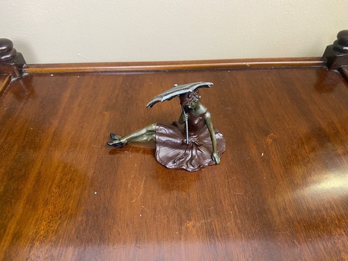 Sculpture bronze dame - en,