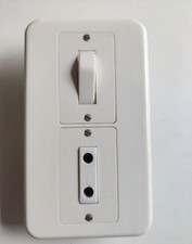 LEGRAND CHAMBORD Double  interrupteur Et Prise