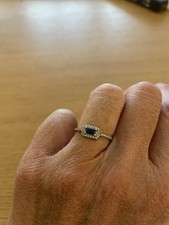 Bague Or Blanc 18 Carats Saphir Et Petits Diamants Didier Guerin