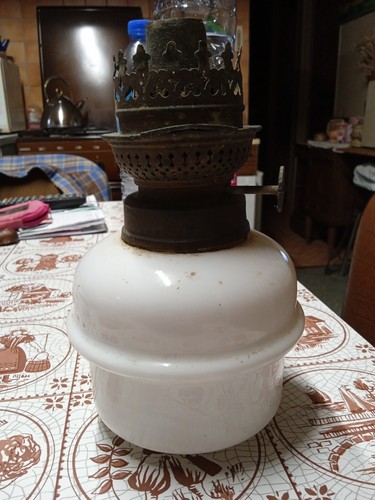 Ancienne lampe pétrole en - ancienne,