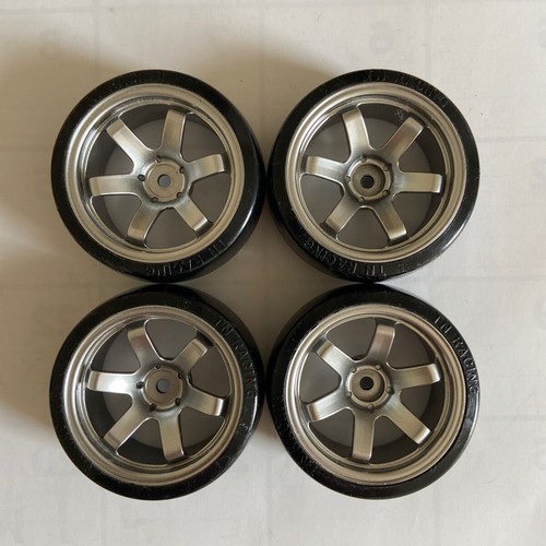 Pneus roues voiture - pneus,