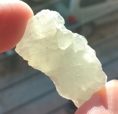 12.4gr 32x18x13mm fluorite