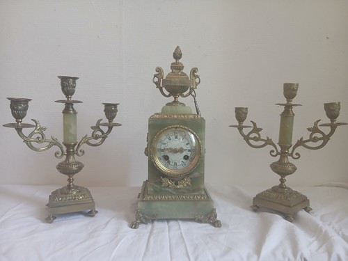 Magnifique garniture - , de