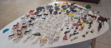 LOT DE 136 FIGURINES PLASTIQUE ANIMAUX DE LA FERME ANIMAUX SAUVAGES