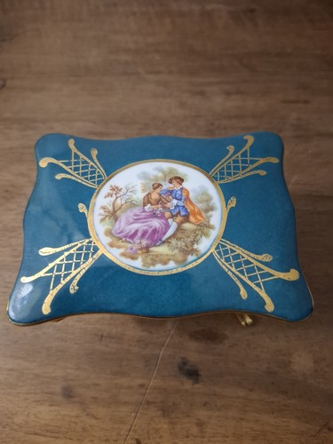 Boîte ancienne porcelaine