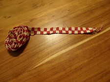 Métrage de dentelle Ancienne a carreaux  blancs et rouges   ( ref 47)