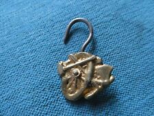 CROCHET BOUCLE DE TABLIER EN