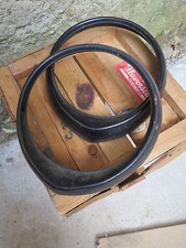 Paire de caches entourage de