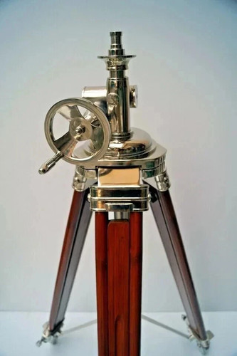 Ancien pied trépied
