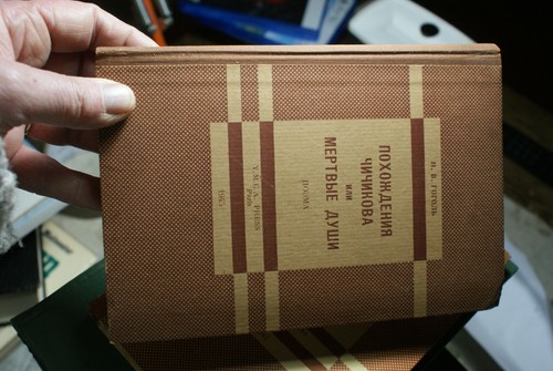 Livre russe - -,