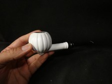 Ancienne pipe signé fourneau en porcelaine  oc69