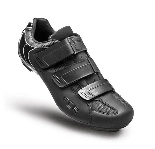 Paire chaussures pour vélo