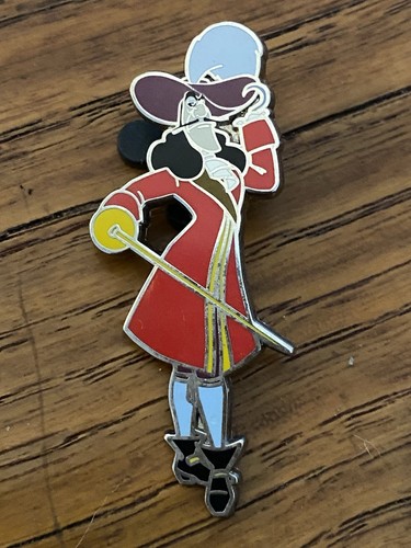 Pin capitaine crochet - pin’s,
