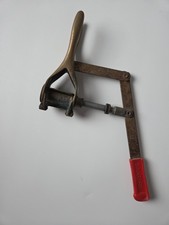 Boucheuse à main ancienne
