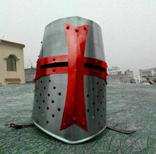 Casque de chevalier templier