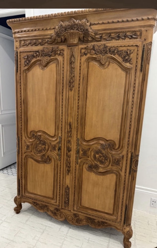 Ornate carved wood - ornate,
