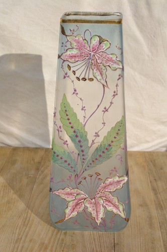 Vase dans gout montjoye - le,