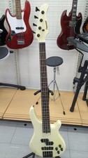 Guitare basse électrique