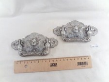 Paire de poignées de coffre