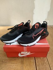 paire de chaussure basket