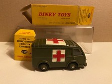 DINKY TOYS 80F AMBULANCE MILITAIRE RENAULT CARRIER EN BOITE D'ORIGINE