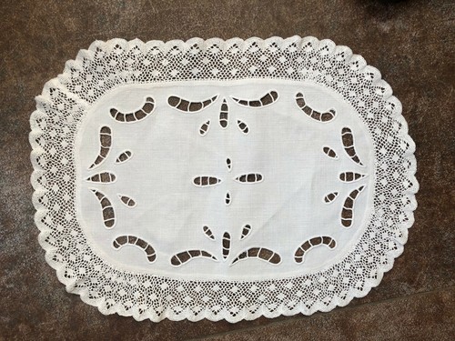 Napperon ancien ovale crochet