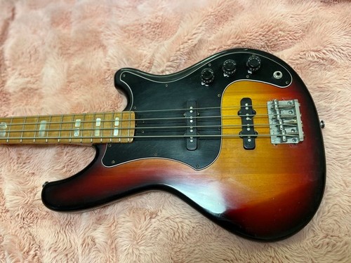 Guitare basse électrique