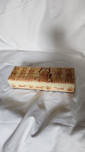 Boîte ancienne peinte - boîte,