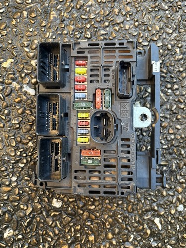 Boîtier servitude moteur - 🔌,