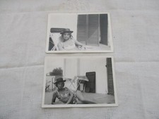 LOT 2 ANCIENNES PHOTOGRAPHIES AMATEUR SCENE DE BRONZAGE