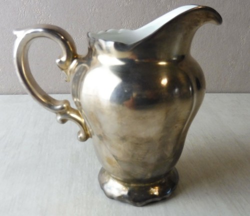 Ancien pot lait en - à,