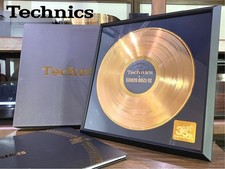 Disque doré commémoratif 35e