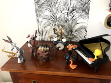 Looney tunes tim struppi kuifje leblon delienne pixi aroutcheff daffy taz