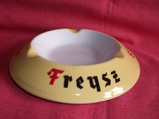 ancien cendrier publicitaireen faience  bière freysz strasbourg