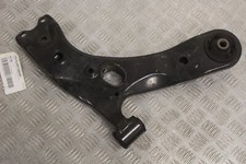 Bras triangle avant droit Toyota Auris tous types sauf 2.2D-4D 177ch bv6