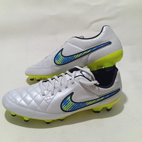 Chaussures foot nike tiempo - chaussures,