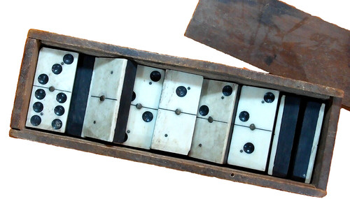 Dominos jeu ancien et - os,