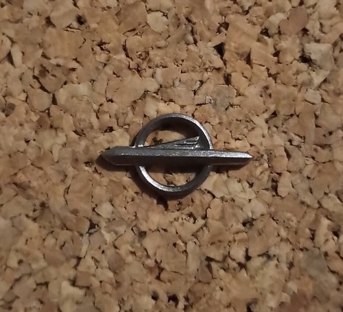 Petit pin opel - petit,