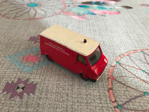 Voiture miniature camion - voiture,