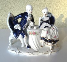 Groupe figurines porcelaine scène galante. Parfait état
