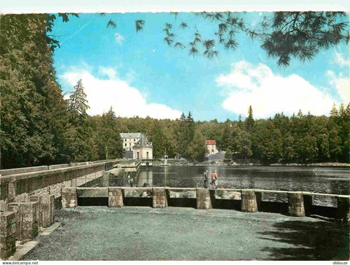Carte postale les - -,