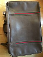 Valise Gucci en cuir de buffle marron fermeture éclair , bandes bicolores 